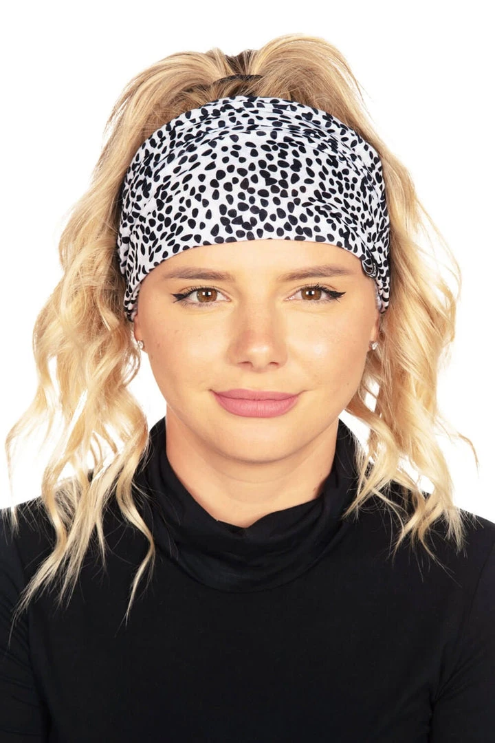 Tipsy Elves Holidays & Occasions Spotted Black And White Neck Warmer 4 Tipsy Elves Holidays & Occasions Spotted Black And White Neck Warmer